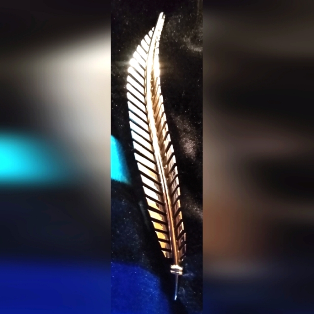 Giovanni Silver Leaf Brooch